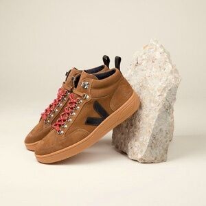 Veja Roraima suede high top sneakers size 40